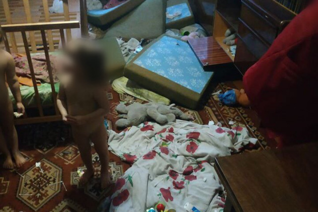 Криворожанка заперла троих малолетних детей в квартире и ушла