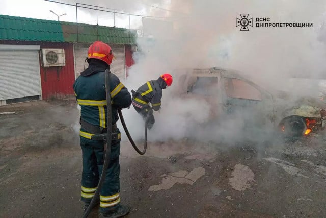 В Кривом Роге загорелся автомобиль: пострадал мужчина