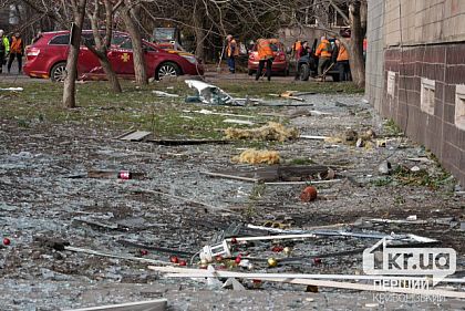 Дихай, сонечко, — патрульні показали, як рятували людей під час ракетного удару 12 березня