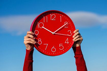 Перехід на літній час 2025: чи буде переведення годинників в Україні