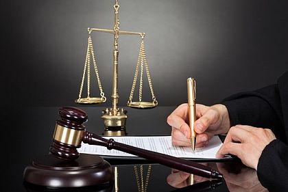 Прокуратура предотвратила неэффективный ремонт дорог Криворожья: 2,7 миллиарда гривен спасли