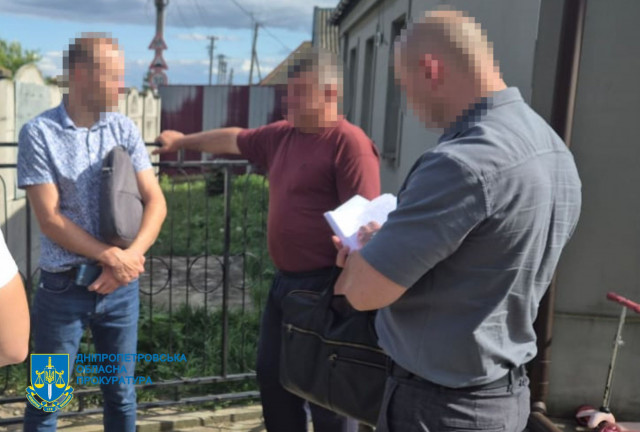 Чиновника с Днепропетровщины подозревают в растрате миллионов гривен на детских укрытиях Чиновника с Днепропетровщины подозревают в растрате миллионов гривен на детских укрытиях