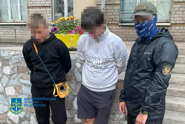 У Кривому Розі трьох містян підозрюють у спробі вчинити теракт У Кривому Розі трьох містян підозрюють у спробі вчинити теракт