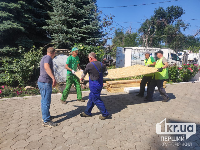 У Кривому Розі розгорнули штаб допомоги постраждалим від шахедної атаки У Кривому Розі розгорнули штаб допомоги постраждалим від шахедної атаки