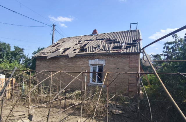 На Дніпропетровщині двоє людей постраждали від атак окупантів На Дніпропетровщині двоє людей постраждали від атак окупантів