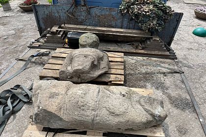 Из прифронтовых громад Днепропетровщины эвакуировали уникальные каменные скульптуры