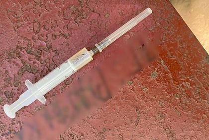 Криворожские патрульные остановили мужчину с запрещенным веществом