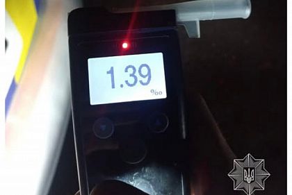 Во время комендантского часа криворожские патрульные задержали нетрезвого водителя