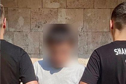 Сорвал цепочку с женщины и скрылся: в Днепропетровской области задержали грабителя