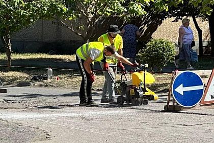 На Криворожье начали ямочный ремонт дорог