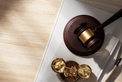 Криворізькі правоохоронці викрили керівницю лікарні на привласненні понад мільйона гривень