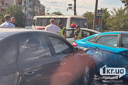 В Кривом Роге столкнулись два автомобиля: Ford и Volkswagen