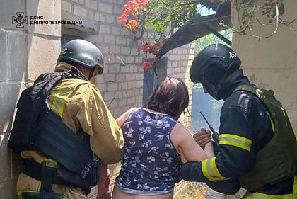 На Никопольщине из-за вражеского обстрела пострадала женщина