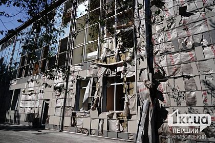 Повреждены бассейн, храм, дома: фото последствий шахедной атаки на Кривой Рог