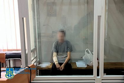 На Днепропетровщине избрали меру пресечения юноше, подозреваемому в поджоге авто военного