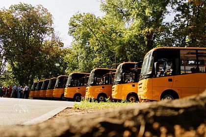 ЕС помог приобрести школьные автобусы для детей Днепропетровщины