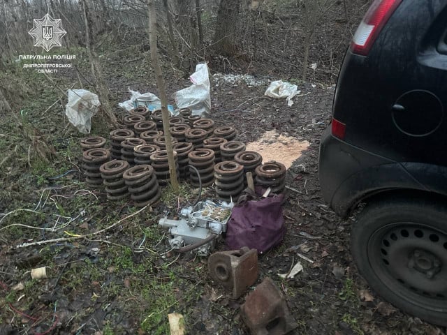 Патрульные Днепропетровщины остановили кражу запчастей железнодорожных вагонов