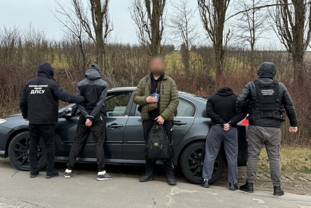 На Буковині затримали жителя Дніпропетровщини, який намагався втекти до Молдови