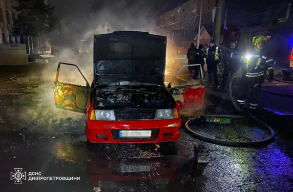 горів автомобіль