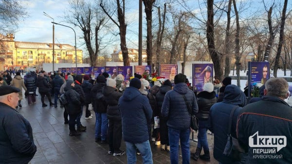 в Кривому Розі встановили Алею слави загиблим захисникам Алея Слави