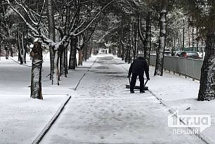 Автошляхи Дніпропетровщини розчищають після негоди — траси проїзні