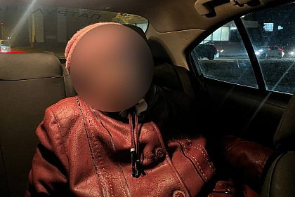 Патрульні Дніпропетровщини допомогли літній жінці, яка загубилася