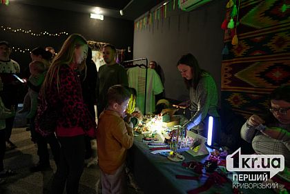 Тепло, свет и помощь военным: в Кривом Роге прошла рождественская ярмарка