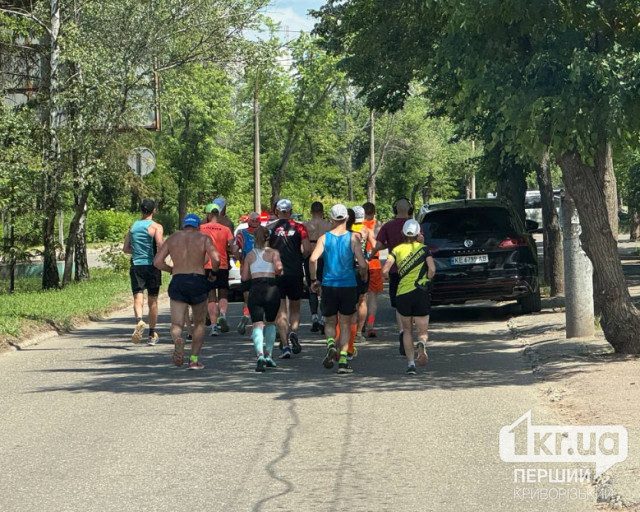 Сколько спортсменов преодолели 100-километровый забег через Кривой Рог Сколько спортсменов преодолели 100-километровый забег через Кривой Рог