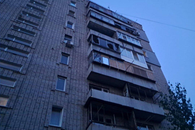 Від російських атак 3 червня на Нікопольщині пошкоджені будинок та ТЦ Від російських атак 3 червня на Нікопольщині пошкоджені будинок та ТЦ