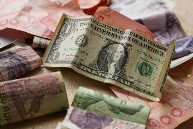 Евро и доллар продолжают расти: курс валют в Кривом Роге 3 июня Евро и доллар продолжают расти: курс валют в Кривом Роге 3 июня