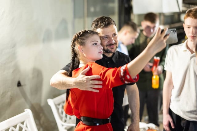 Студентка з Кривого Рогу отримала відзнаку від Президента «Майбутнє України» Студентка з Кривого Рогу отримала відзнаку від Президента «Майбутнє України»
