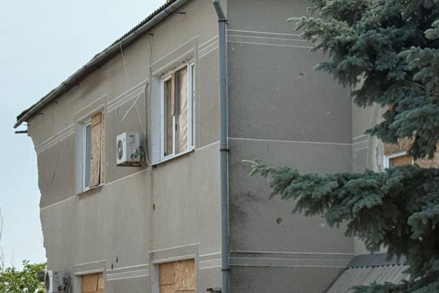 Через російські обстріли на Нікопольщині пошкоджені приватні будинки Через російські обстріли на Нікопольщині пошкоджені приватні будинки