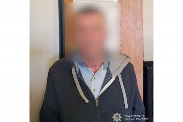 Кража на пляже Кривого Рога: полицейские задержали подозреваемого Кража на пляже Кривого Рога: полицейские задержали подозреваемого