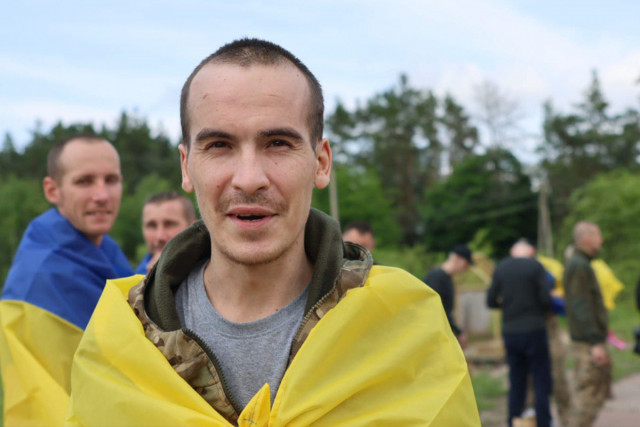Очередной этап большого обмена: домой возвращаются тяжелобольные и тяжелораненые Очередной этап большого обмена: домой возвращаются тяжелобольные и тяжелораненые