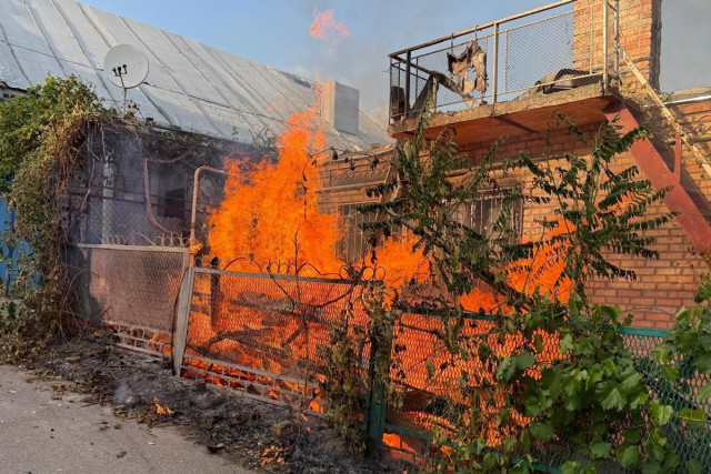 На Дніпропетровщині через обстріли пошкоджені будинки та інфраструктура На Дніпропетровщині через обстріли пошкоджені будинки та інфраструктура