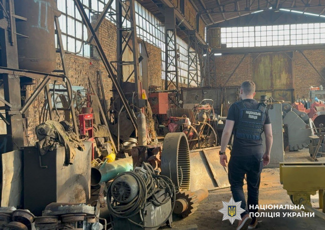 Обладнання для нагріву води порізали й продали: у Кривому Розі поліція викрила злочинну схему Обладнання для нагріву води порізали й продали: у Кривому Розі поліція викрила злочинну схему