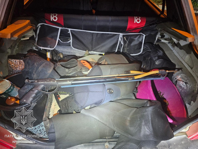 Патрульні затримали криворіжця з незаконно виловленими раками Патрульні затримали криворіжця з незаконно виловленими раками