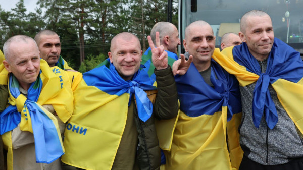 в Украину вернулись тяжелораненые защитники обмен пленными