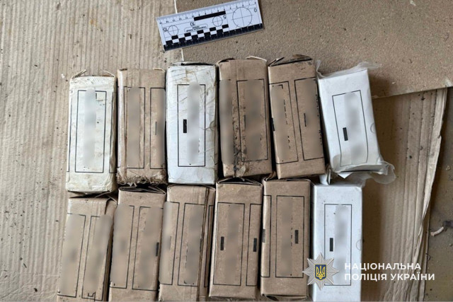 У гаражі криворіжця виявили арсенал зброї У гаражі криворіжця виявили арсенал зброї