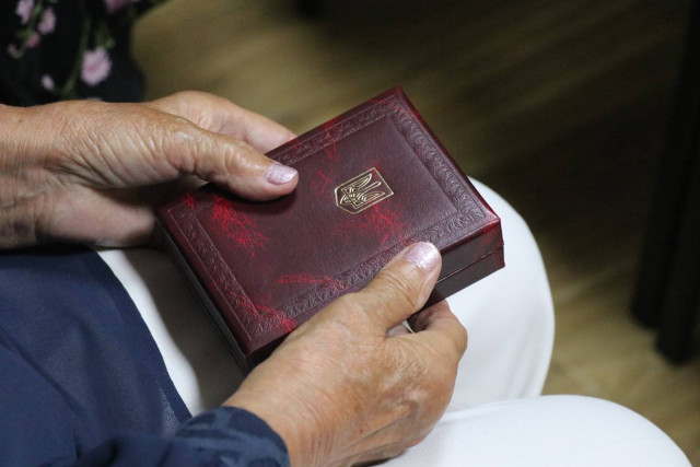 У Кривому Розі родинам загиблих нацгвардійців вручили державні нагороди У Кривому Розі родинам загиблих нацгвардійців вручили державні нагороди
