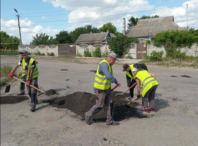 На Криворожье завершили работы по подсыпке дороги областного значения На Криворожье завершили работы по подсыпке дороги областного значения