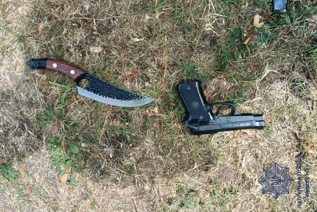 Повідомили про постріли: поліція затримала криворіжця зі зброєю Повідомили про постріли: поліція затримала криворіжця зі зброєю