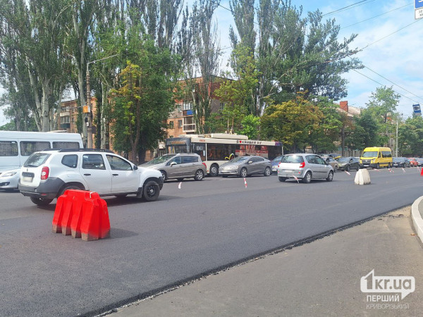 Ремонт дороги у Металургійному районі Кривого Рогу