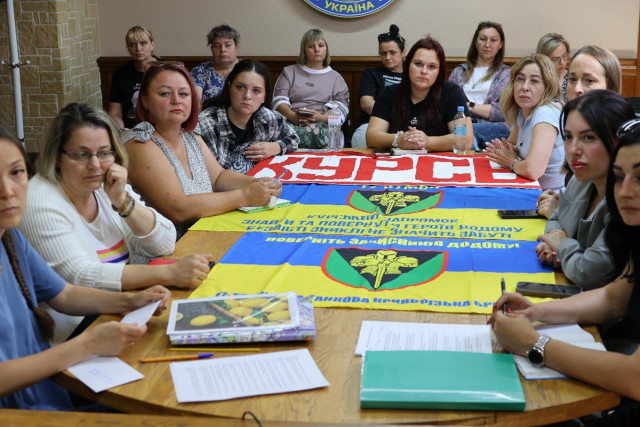 В Координационном штабе встретились с семьями пленных и пропавших бойцов 17-й Криворожской бригады В Координационном штабе встретились с семьями пленных и пропавших бойцов 17-й Криворожской бригады