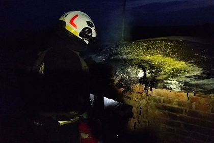 Из-за вражеской атаки на Днепропетровщине горела крыша многоэтажки