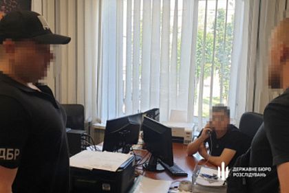 Правоохранителя с Днепропетровщины подозревают в удалении данных об уклонистах