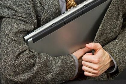 Криворожанка сдала в ломбард ноутбуки, полученные для обучения детей