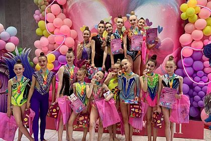 Криворізькі гімнастки здобули 18 золотих та срібних медалей на всеукраїнському турнірі