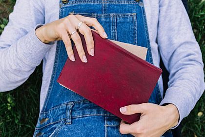 Кто из криворожан может получить почти 1000 гривен на книги