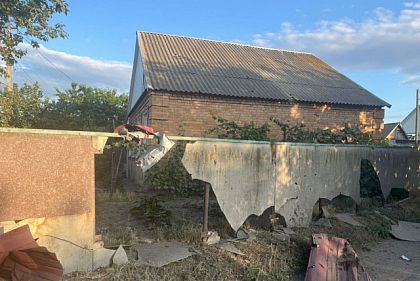 Россияне атаковали Никопольский район дронами и артиллерией: повреждены дома и инфраструктура